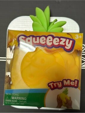 Squeeze Squishy carrot and pineapple bundle